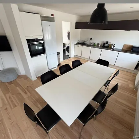 24 H Chek In Big House Villa