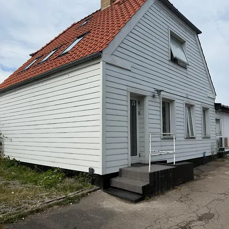 24 H Chek In Big House