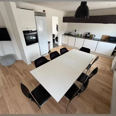 24 H Chek In Big House Villa
